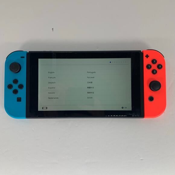 Nintendo Switch HAC-001(-01) 32GB Console with Neon Red and Joy-Cons and Charger - Picture 3 of 11